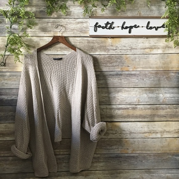 Brandy Melville Sweaters - BRANDY MELVILLE CARDIGAN